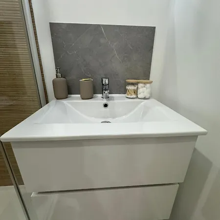 Dream Gallery, Rez De Chaussee Plein Centre